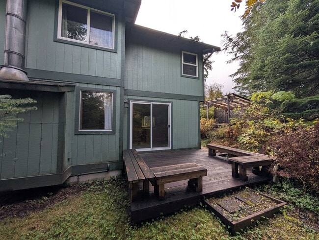 Photo - Unfurnished, 3Bd/1.5Ba Dgl Townhome, Long ...