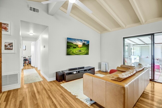 Photo - 6641 Birchwood St