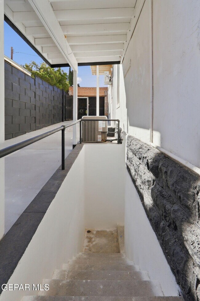 Photo - 505 E Cliff Dr Unit 5