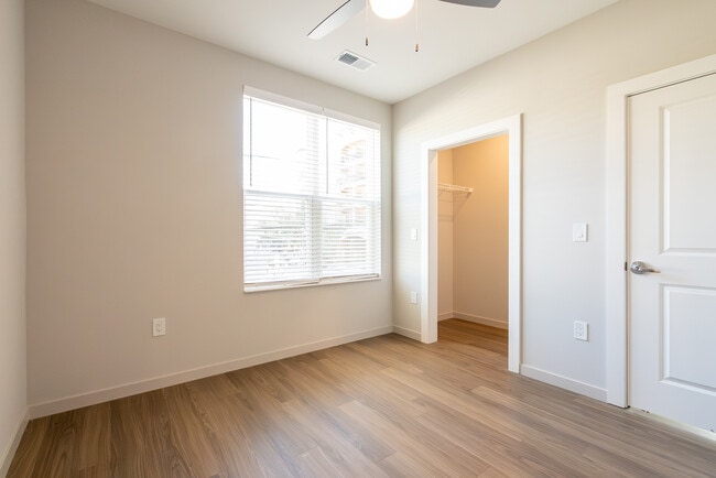 Glendora Flats