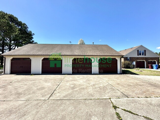 Photo - 700 Middle Rdg Dr