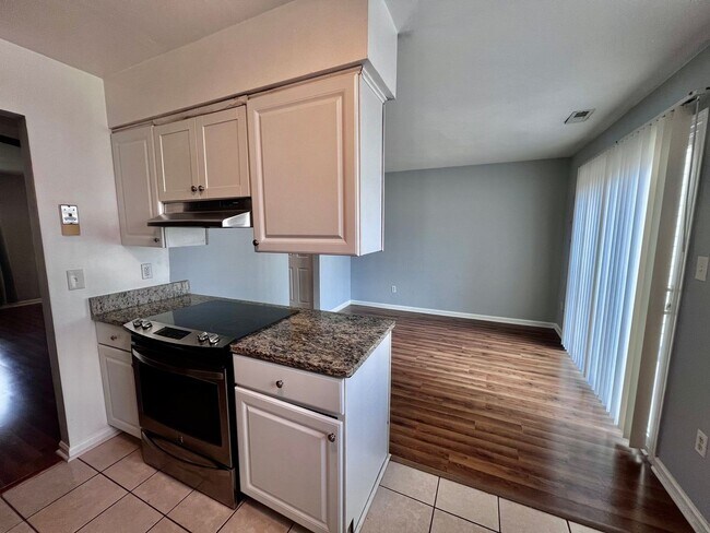 Photo - Charming Townhome in the Heart of Virginia Beach