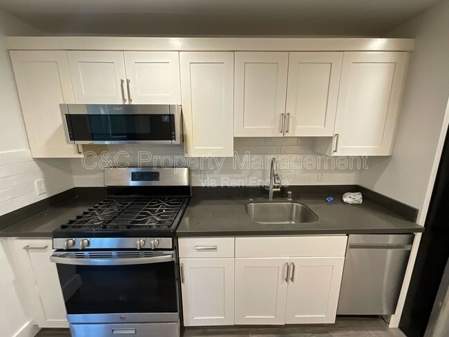 Photo - 184 Los Olivos Ave