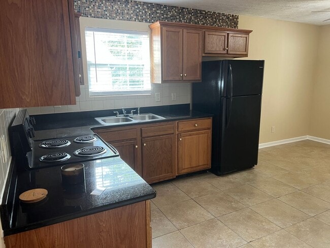 Photo - 3 bedroom 2 bath single family home for RENT!
