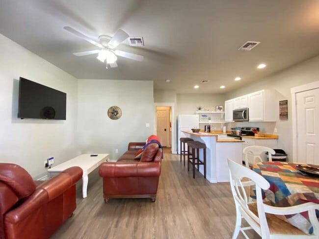 Photo - 4212 Hwy 35 S