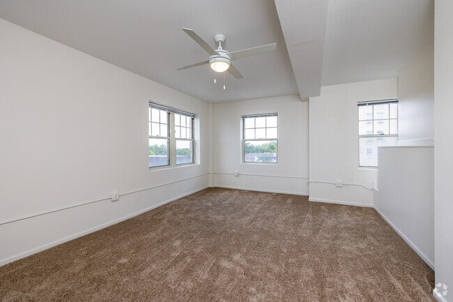 2BR, 2BA - 1,200SF - 1st Bedroom