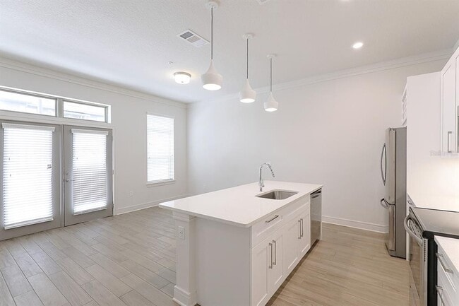 Photo - 1420 Lakefront Dr