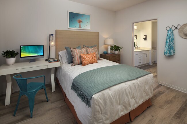 Somerset Apartment Homes For Rent in Irvine, CA