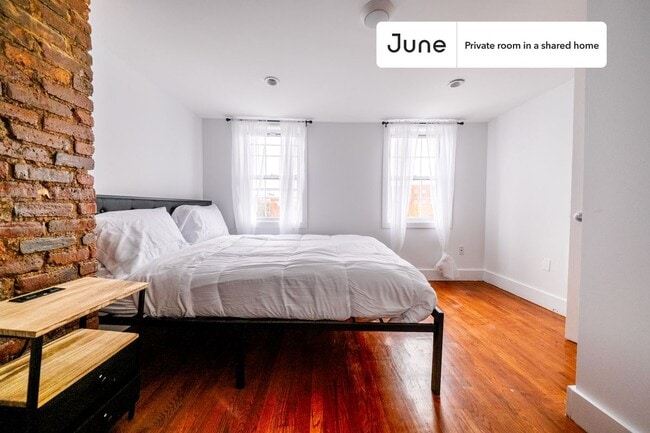 Room in Shared 3 bed/1 bath home in Bushwick