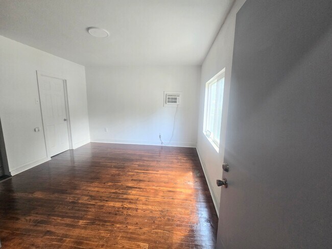 Photo - 542 N Scott St