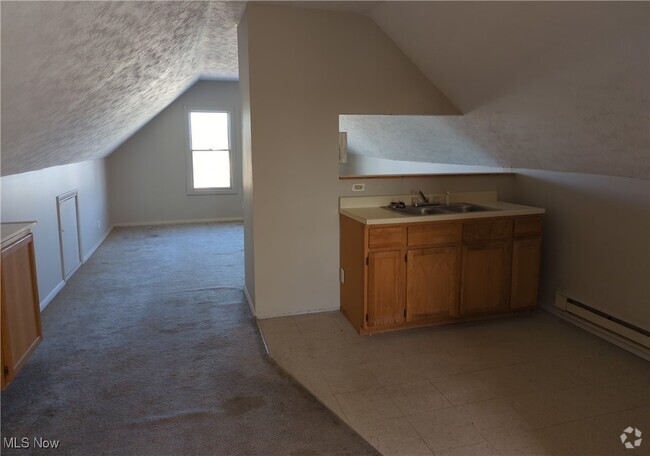 Building Photo - 19314 Cherokee Ave Unit 3 Rental