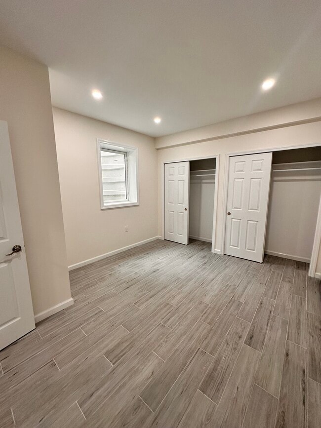 Photo - 105 Deer Park Rd