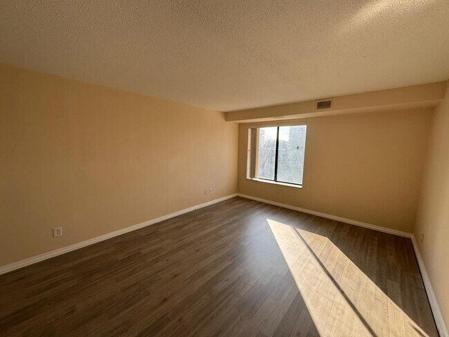 Photo - 16400 N Park Dr