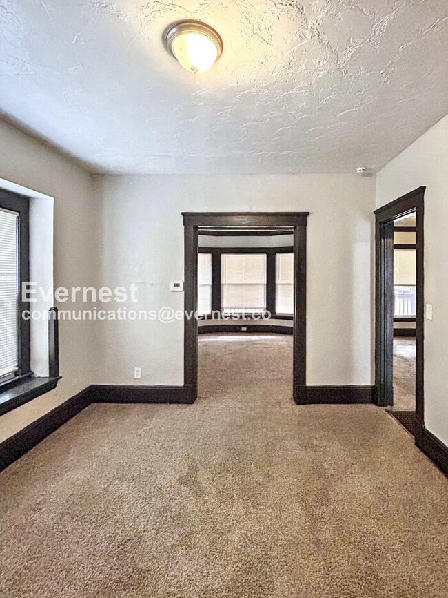 Photo - 10911 Hathaway Ave