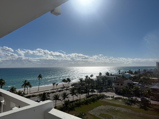 Building Photo - 3111 N Ocean Dr Unit 811