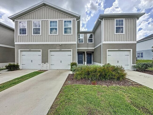 Building Photo - Dream Townhome in Davenport !