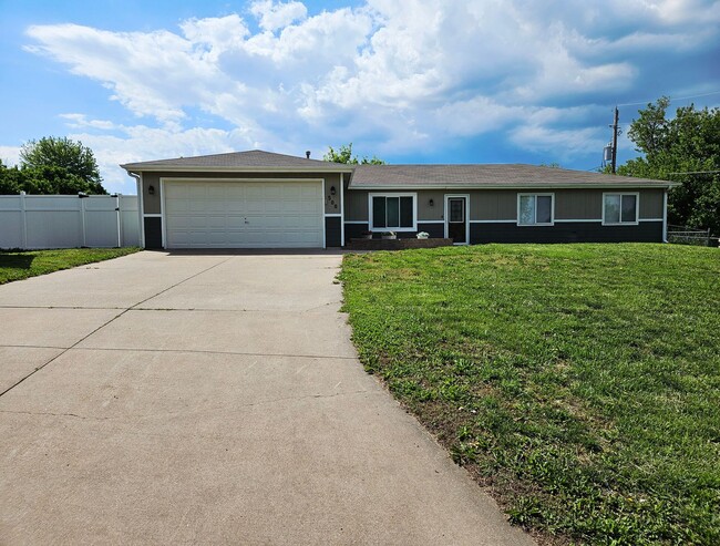 Gorgeous Corner lot Home for Rent! - Gorgeous Corner lot Home for Rent!