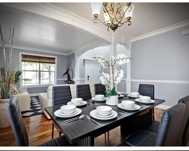 Photo - * FULLY FURNISHED * -3 levels, 7 bedrooms , lower level apartment with separate entrance *Home ba...