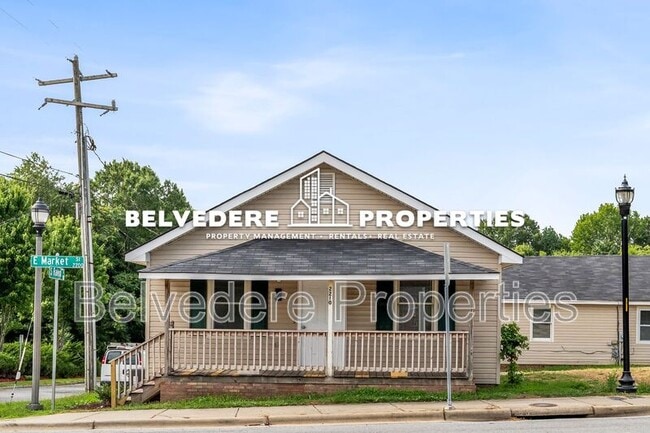 Building Photo - 2210 E Market St