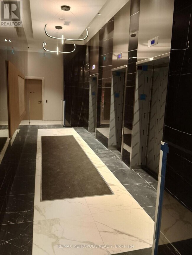 Photo - 204 Burnhamthorpe Rd E Unit 1110