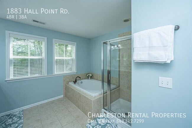 Photo - 1883 Hall Point Rd