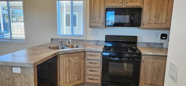 Photo - 5510 Clark Rd