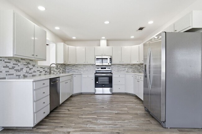 Photo - 128 Skyview Terrace