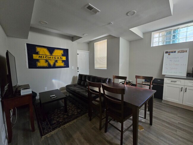 Sala de estar - 328 Thompson St Unidad B