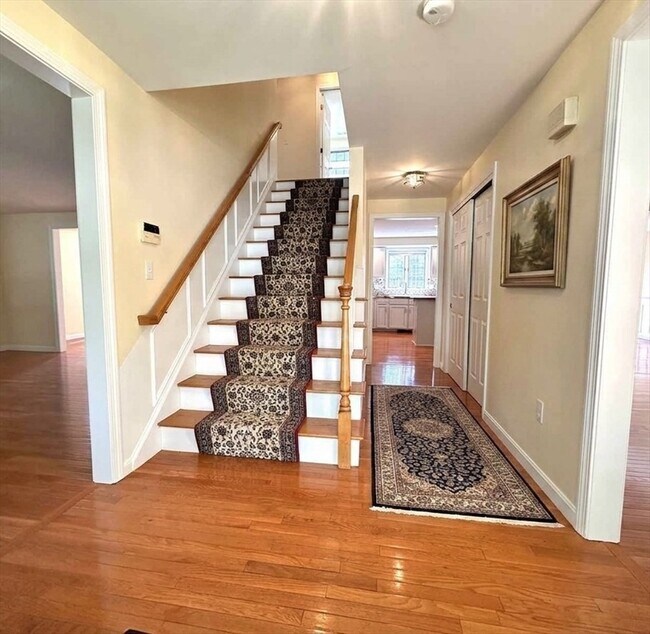 322 Lowell St