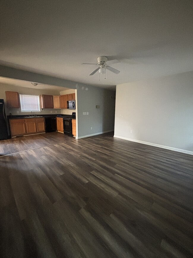 Photo - 539 Maple St