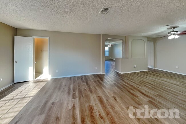 2036 Talon Dr