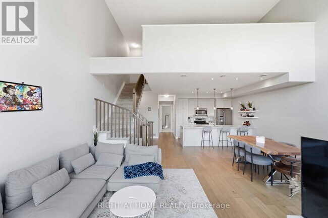 Photo - 264 Pembina Private