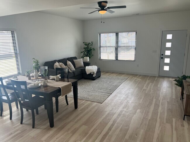 Photo - 1124 Winton Pl