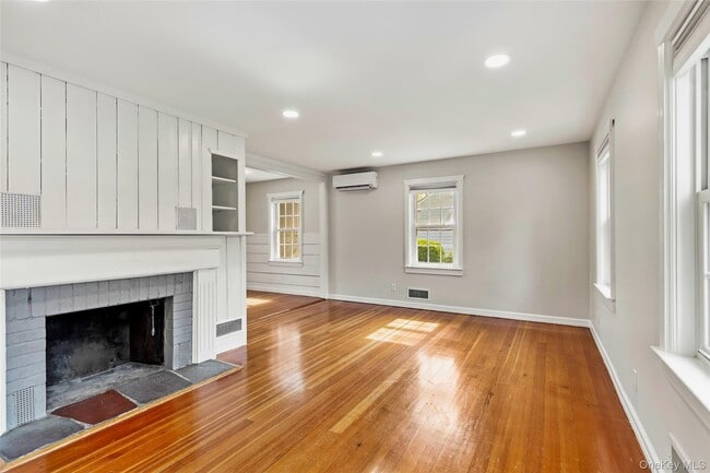 Photo - 373 Great River Rd