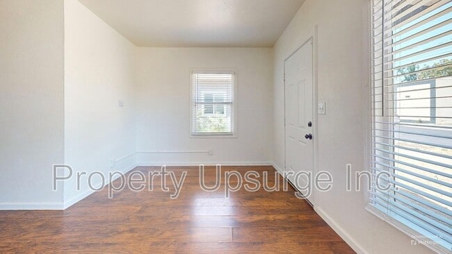 Photo - 2063 Park Ave