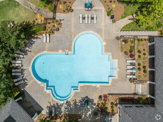 Pool - The Heights At Towne Lake