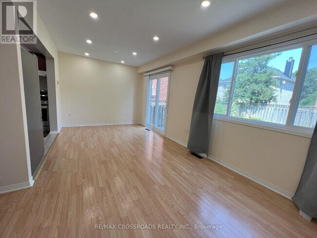 Photo - 51 Hood Crescent