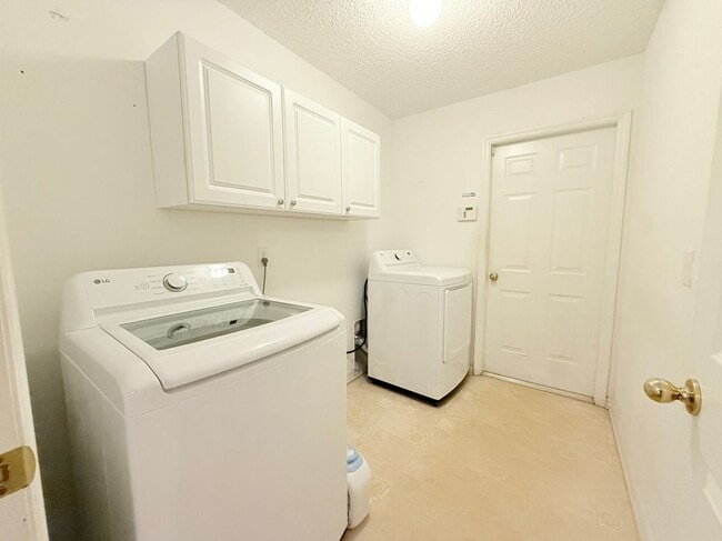 Photo - 778 Hamm St NW