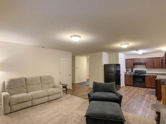 Photo - 391 Ariel Dr