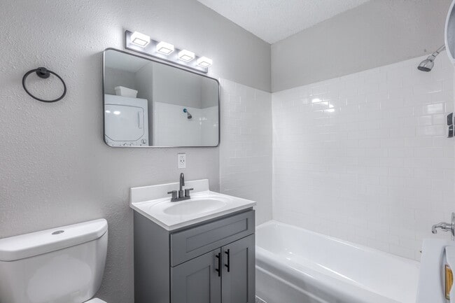 Saddlestone Apartments