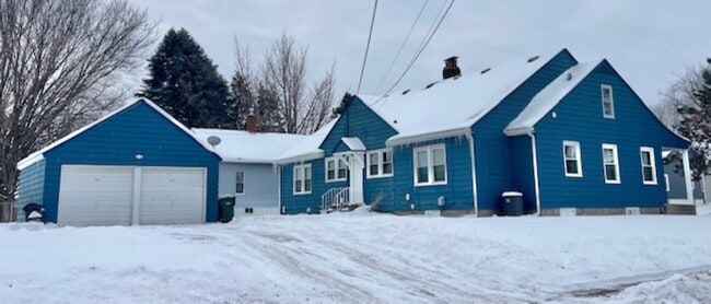 Photo - 2133 N Division St