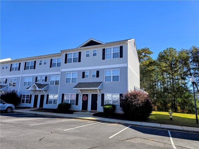 Photo - 220 Campus Dr