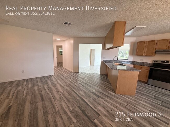 215 Fernwood St