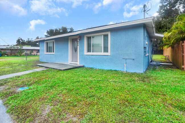 Photo - 808 S Charleston Ave