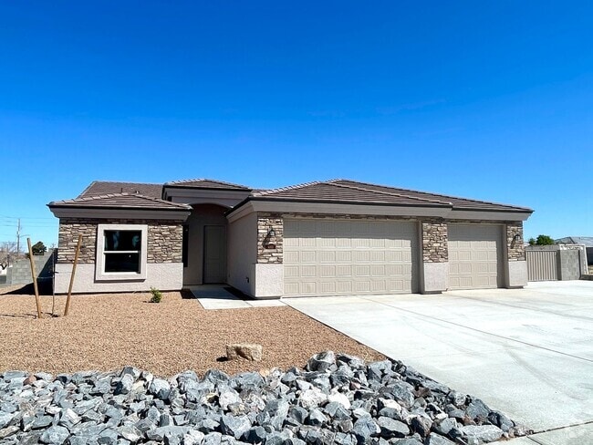 Building Photo - Beautiful 2024 Built 3 Bedroom 2 Bath Home...