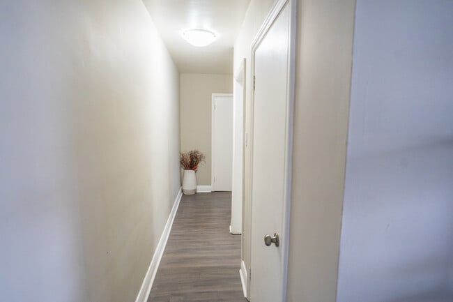 Photo - Adelaide - Unit 1 Unité 1