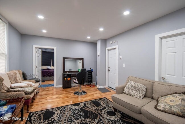 Photo - 138 Main St Unit 1