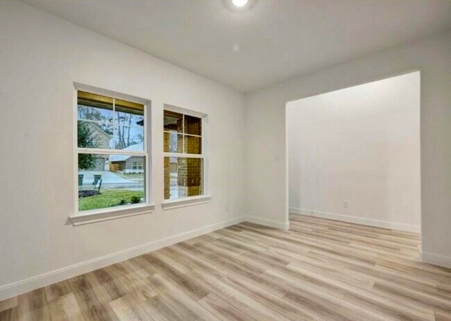 Photo - 1927 Darlington Oak Dr