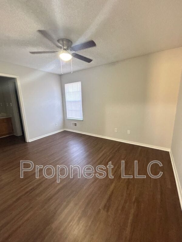 Photo - 801 Barrington Woods Cove