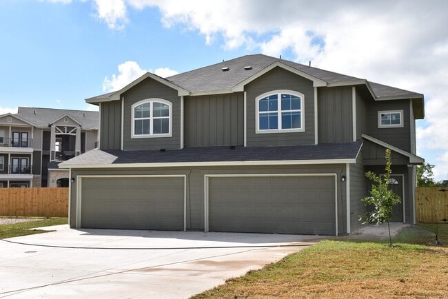 Building Photo - Townhome for rent